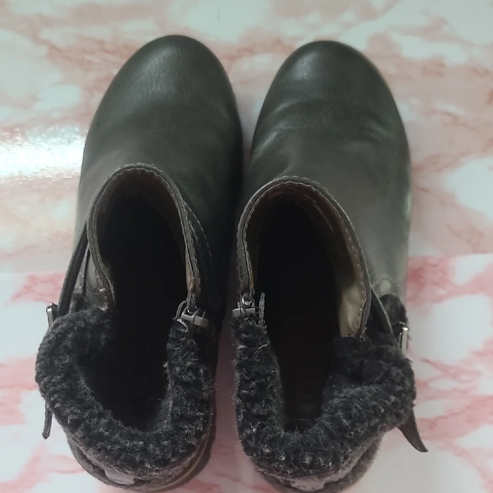 GUC Cliffs by White Mountain Dark Gray Faux Shearling Winter Ankle Boots Sz 7.5M